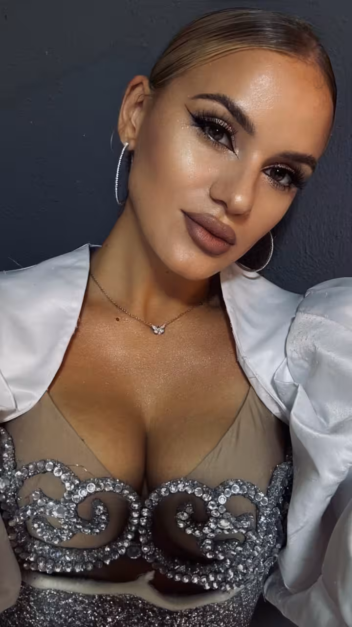 Valenty  filipina asian dating