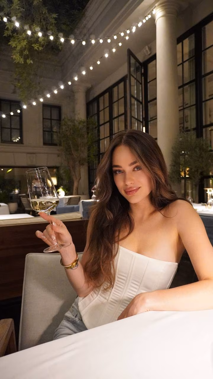Viktoriia filipino single dating